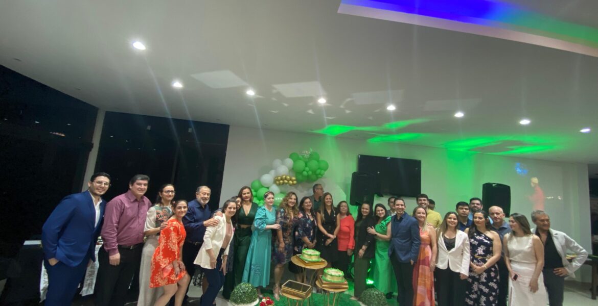 21fd9b827ca74d58b2a43bb17290fc11